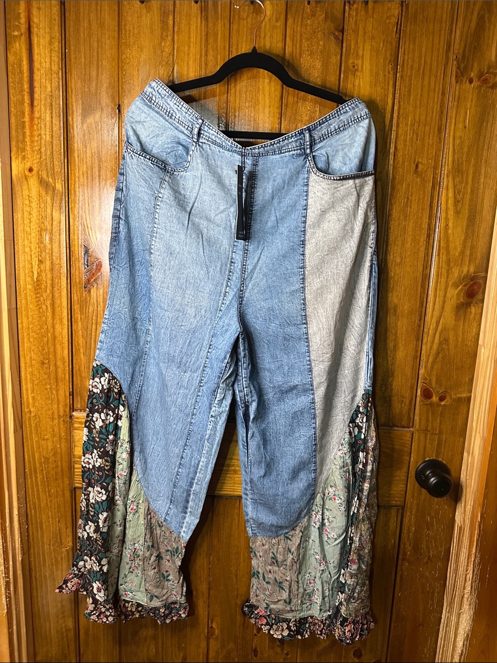 Boho Patchwork Wide-Leg Jeans with Floral Panels — Light Blue